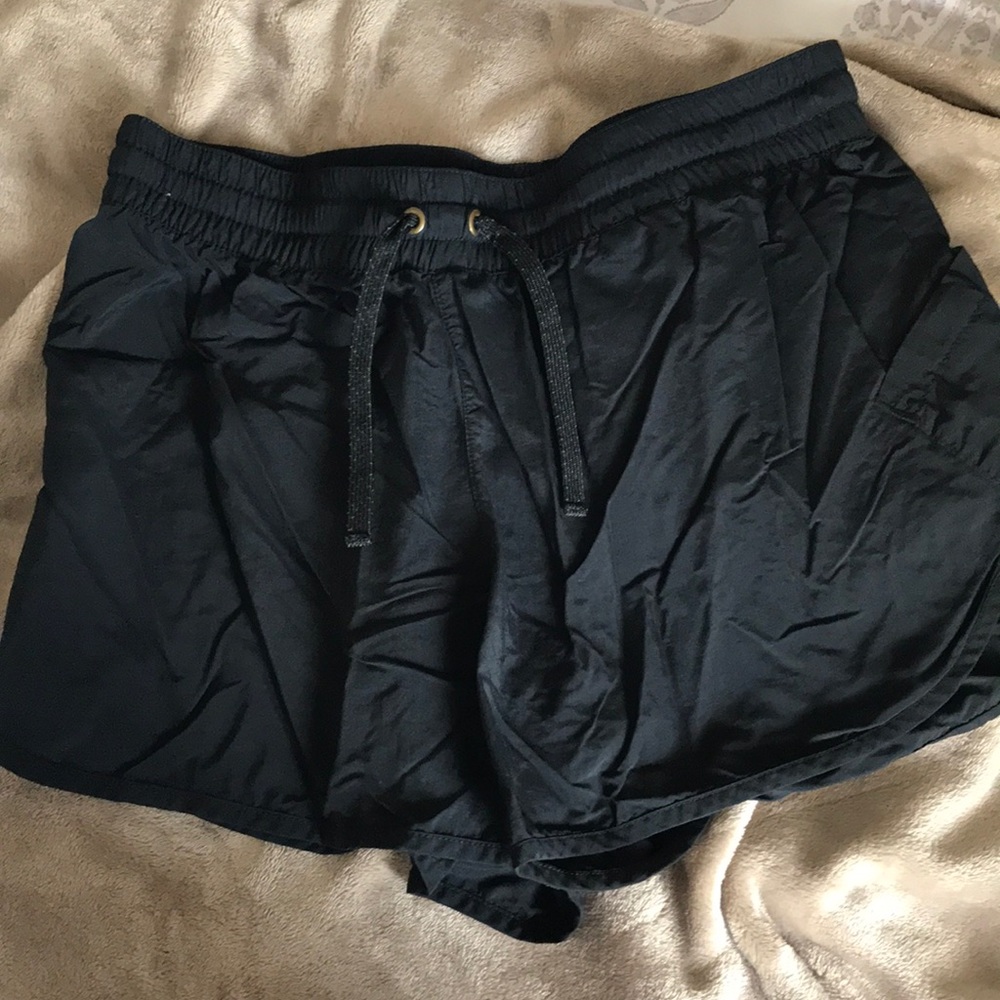 Columbia athletic shorts size small